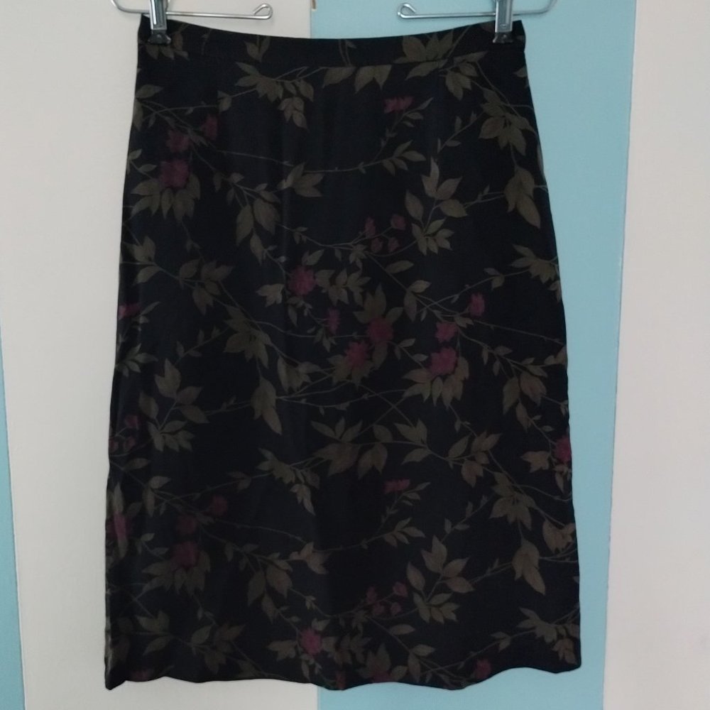 Harold's Floral Skirt - Picture 6 of 8